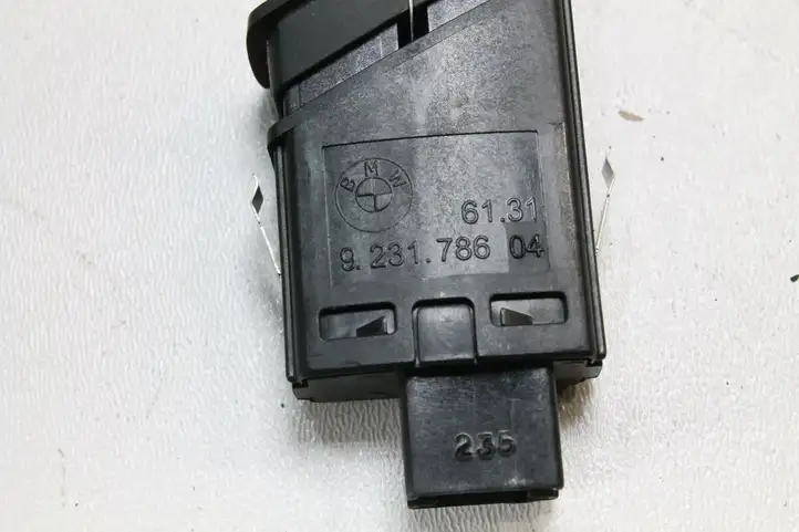 BMW 4 F32 F33 (2013 - 2017) 923178604 Кнопка фаркопа в багажнике — фото 4