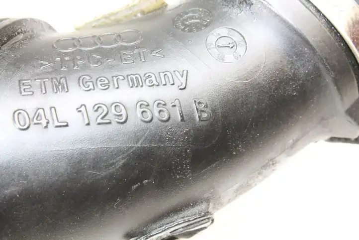 Audi A4 S4 B9 (2015 - 2019) 04L129661B Трубка подачи воздуха — фото 4