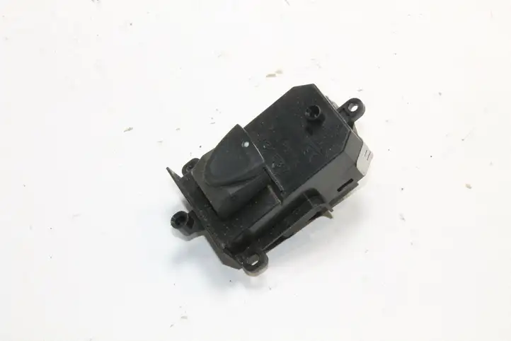 Honda Civic (2006 - 2011) NH608L Кнопка фаркопа в багажнике — фото 1