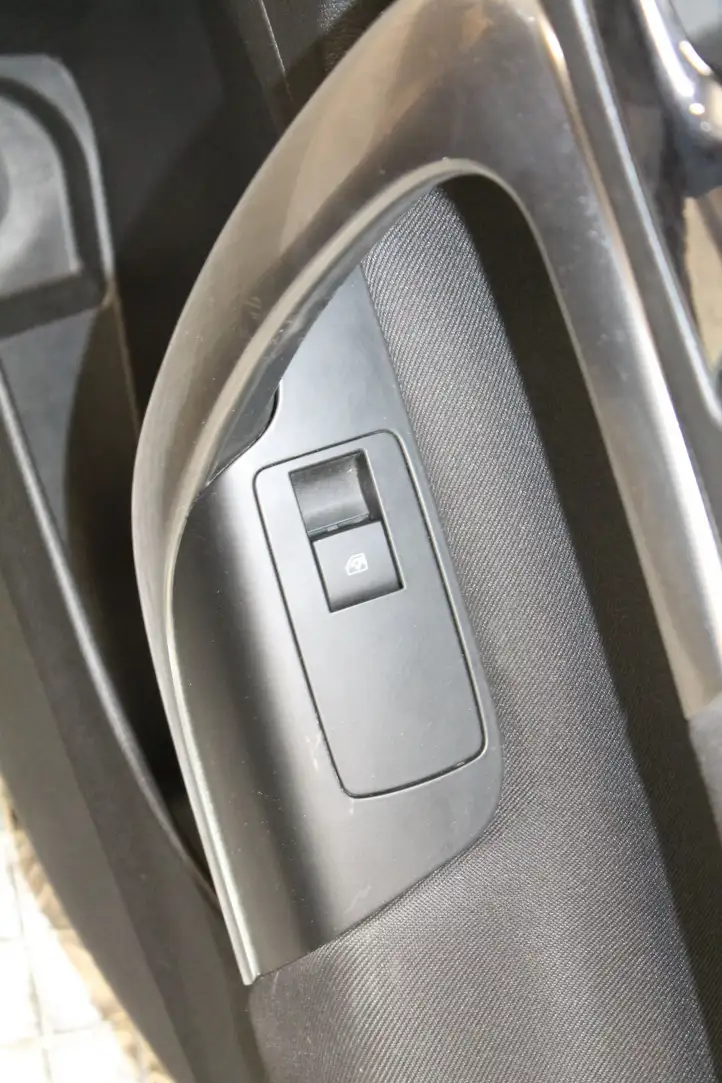 Opel Insignia A (2008 - 2017) 13327700 Обшивка задней двери — фото 6