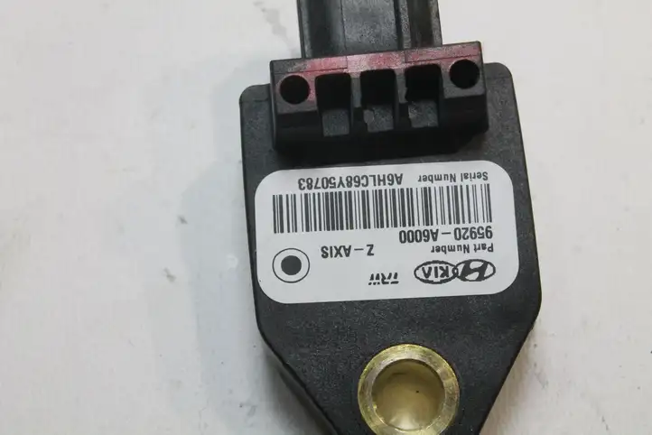 Kia Ceed (2012 - 2015) 95920A6000 Датчик удара SRS — фото 3