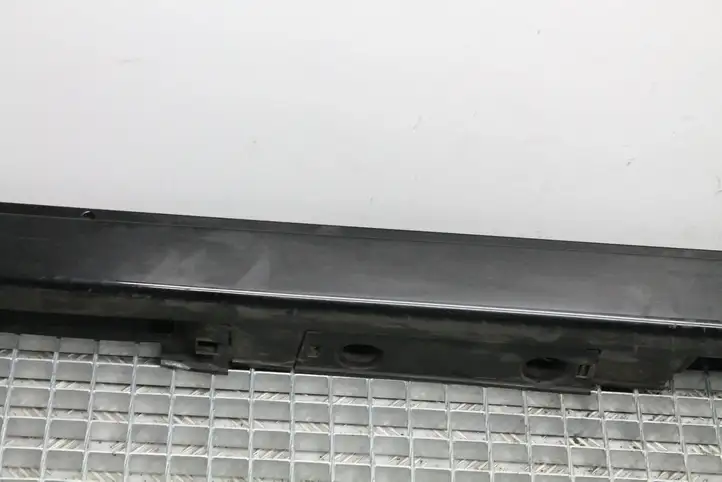 Toyota Prius (XW30) (2009 - 2015) Порог кузова — фото 6