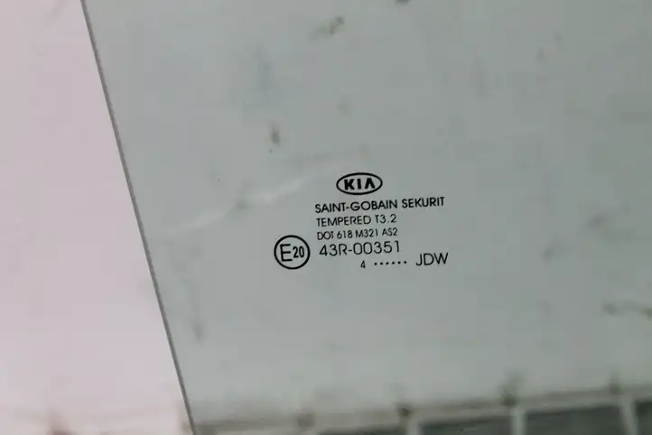 Kia Ceed (2012 - 2015) Стекло задней двери — фото 4