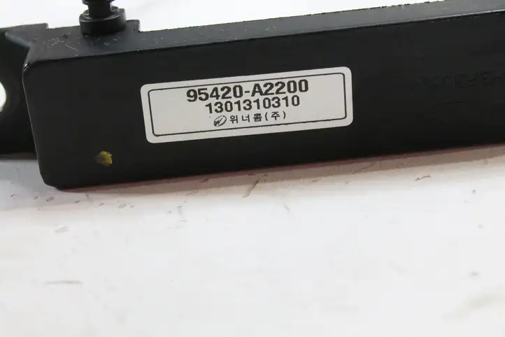 Kia Ceed (2012 - 2015) 95420A2200 Усилитель антенны — фото 7