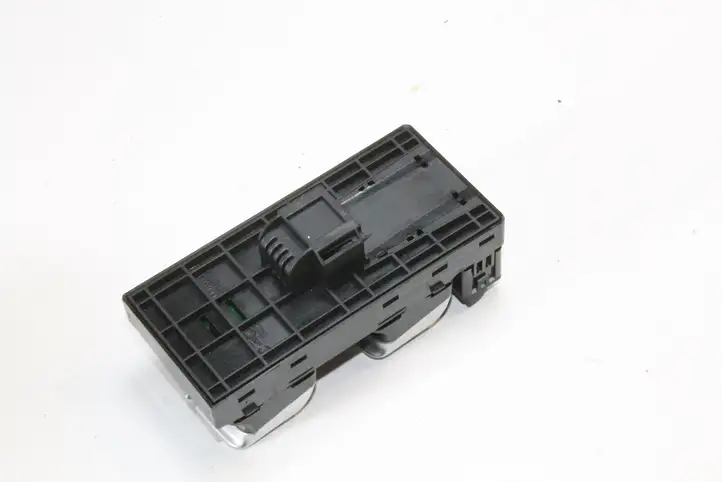 Audi A7 S7 4G (2010 - 2014) 4G0959851 Кнопка фаркопа в багажнике — фото 2