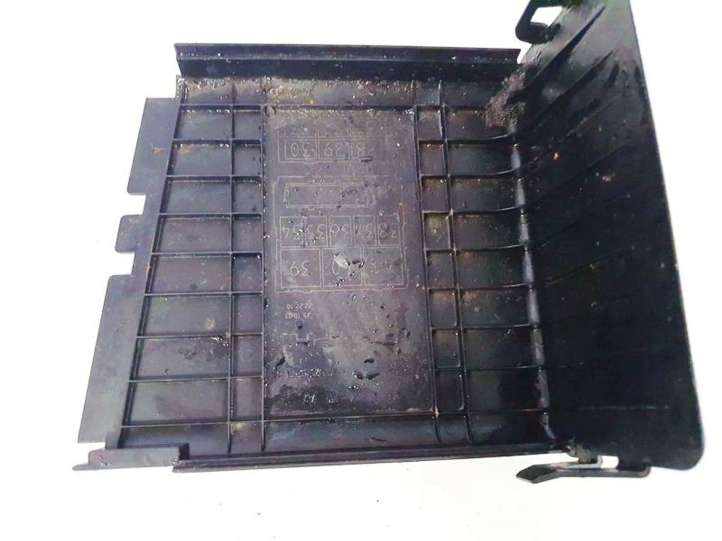 Opel Meriva (2002 - 2006)  93363144 Крышка ящика предохранителей