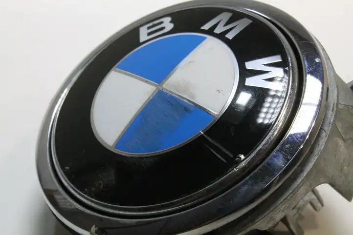 BMW 6 E63 E64 (2002 - 2010) 7200896 Эмблема производителя — фото 2