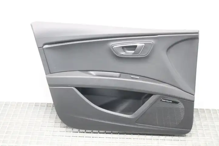 Seat Leon (5F) (2012 - 2019) Обшивка передней двери — фото 1