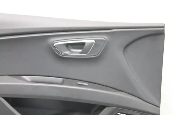 Seat Leon (5F) (2012 - 2019) Обшивка передней двери — фото 5