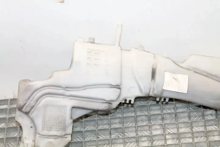Ford Kuga I (2008 - 2012) 3M5113K163AC Бачок омывателя — фото 3