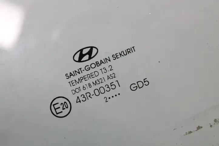 Hyundai i30 (2007 - 2012) 43R00351 Стекло задней двери — фото 2
