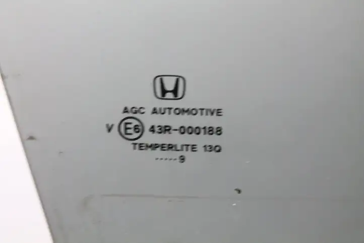 Honda Jazz (2008 - 2014) 43R000188 Стекло задней двери — фото 2