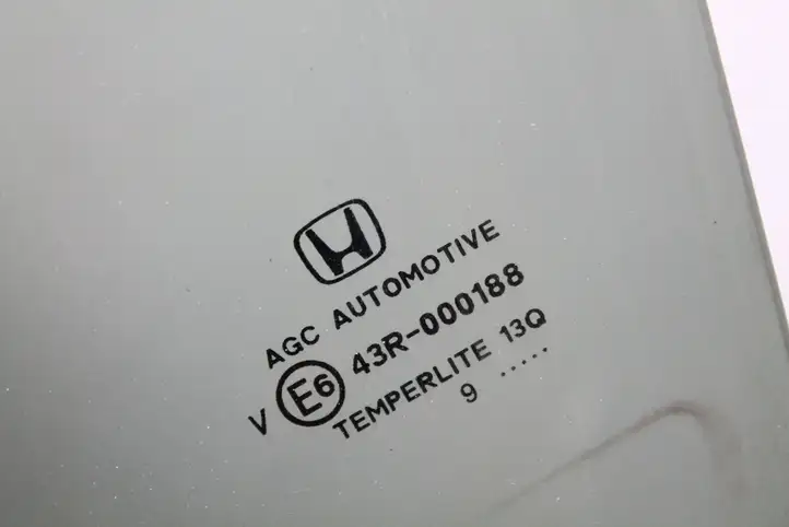 Honda Jazz (2008 - 2014) 43R000188 Стекло задней двери — фото 2