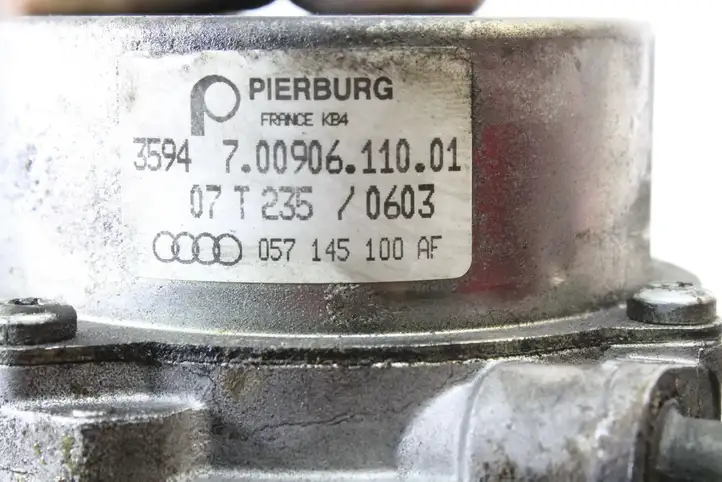 Audi A5 8T 8F (2007 - 2011) 057145100AF Вакуумный насос — фото 3