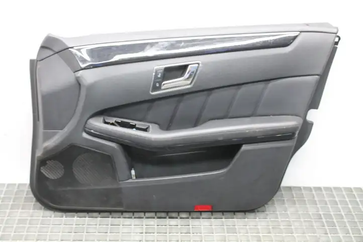 Mercedes-Benz E W212 (2009 - 2016) Обшивка передней двери — фото 1