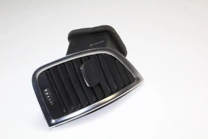 Audi Q7 4L (2005 - 2009) 4L0820902T Воздушная решетка панели — фото 1
