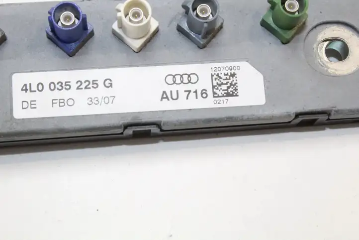 Audi Q7 4L (2005 - 2009) 4L0035225G Усилитель антенны — фото 3