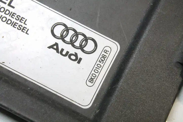 Audi A5 8T 8F (2011 - 2016) 8K0010508R Отделка лючка топливного бака — фото 7