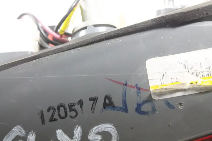 Hyundai i40 (2011 - ) Задний фонарь в крышке багажника — фото 9