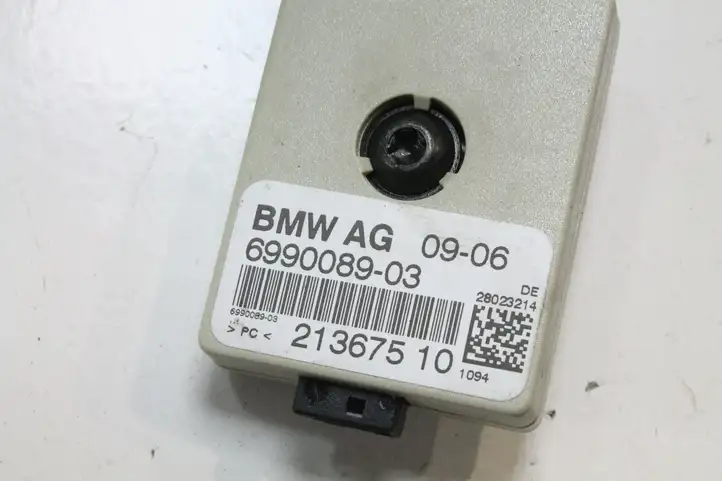 BMW X3 E83 (2003 - 2010) 699008903 Усилитель антенны — фото 3