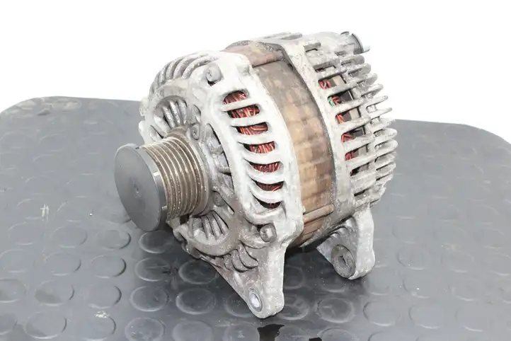 Nissan Juke I F15 (2010 - 2018) 23100BV80A Генератор — фото 1