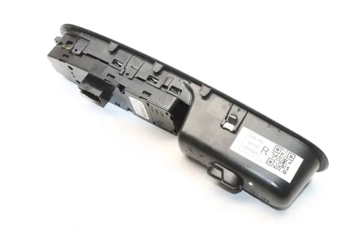 Mini Cooper Countryman R60 (2010 - 2016) 9289622 Кнопка фаркопа в багажнике — фото 2
