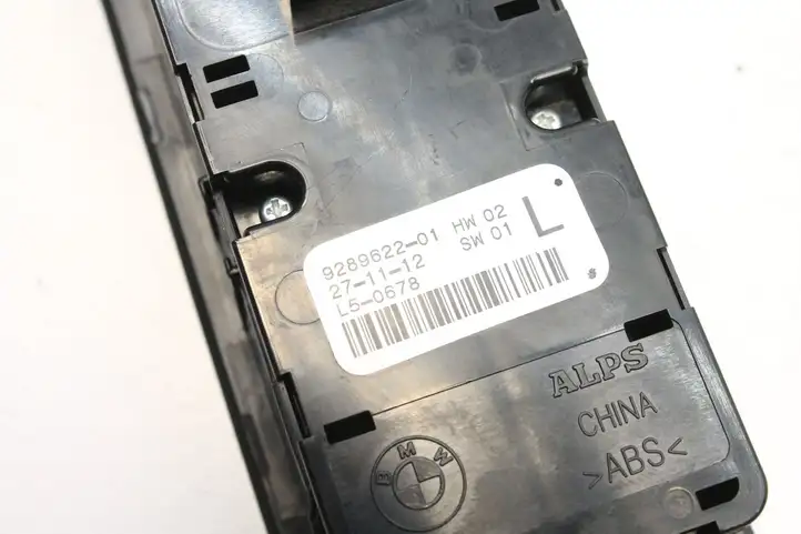 Mini Cooper Countryman R60 (2010 - 2016) 9289622 Кнопка фаркопа в багажнике — фото 7