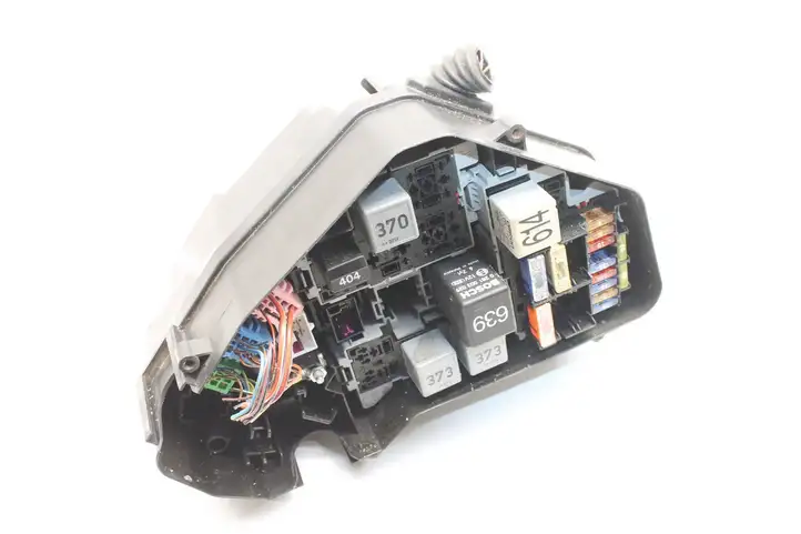 Audi Q7 4L (2005 - 2009) 7L0937503D Блок монтирования реле — фото 1