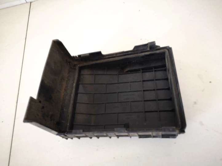 Volkswagen Touran I (2003 - 2010)  1k0903132f Крышка ящика предохранителей