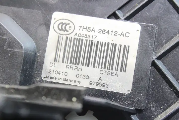 Land Rover Discovery 4 - LR4 (2009 - 2013) 7H5A26412AC Замок задней двери — фото 4