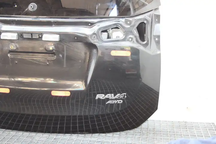 Toyota RAV 4 (XA40) (2012 - 2018) Крышка багажника — фото 9