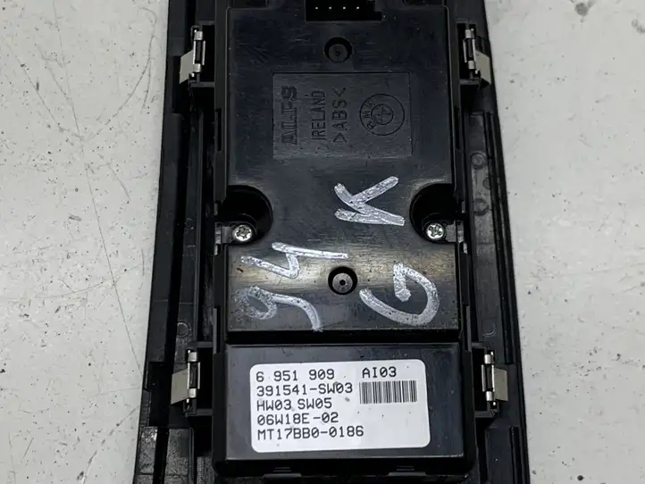 BMW 5 E60 E61 (2004 - 2010) 6951909 Кнопка стеклоподъемников — фото 9