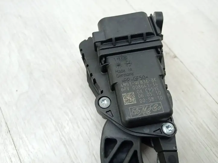 Ford Focus (2011 - 2015) 4M519F836BK Педаль акселератора — фото 4