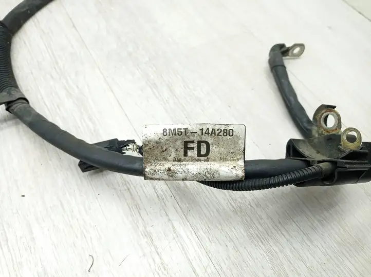 Ford Focus (2011 - 2015) 8M5T14A280fd Плюсовой провод аккумулятора — фото 3