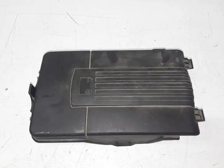 Volkswagen PASSAT B6 (2005 - 2010) 1K0915443A Крышка ящика аккумулятора — фото 1
