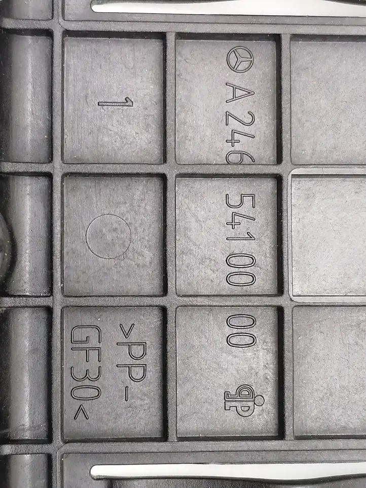 Mercedes-Benz CLA  C117,X117,W117 (2013 - 2019)  A2465450700 Платформа крепления аккумулятора