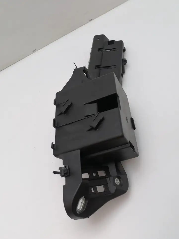 Mercedes-Benz CLA  C117,X117,W117 (2013 - 2019)  A2465450700 Платформа крепления аккумулятора