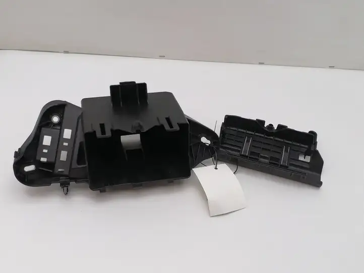 Mercedes-Benz CLA  C117,X117,W117 (2013 - 2019)  A2465450700 Платформа крепления аккумулятора