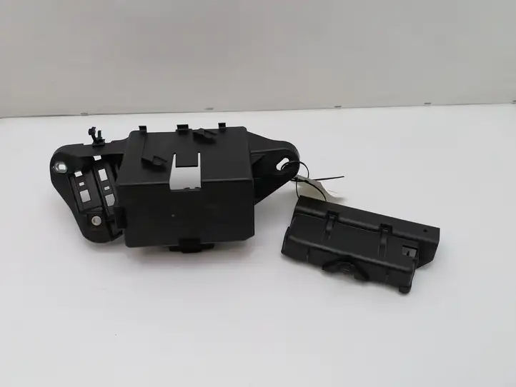 Mercedes-Benz CLA  C117,X117,W117 (2013 - 2019)  A2465450700 Платформа крепления аккумулятора