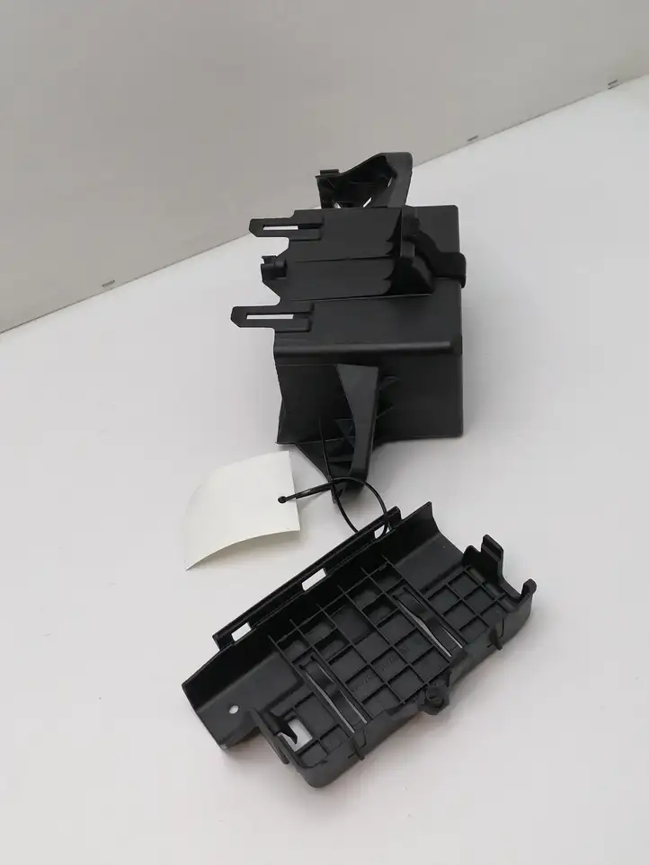 Mercedes-Benz CLA  C117,X117,W117 (2013 - 2019)  A2465450700 Платформа крепления аккумулятора