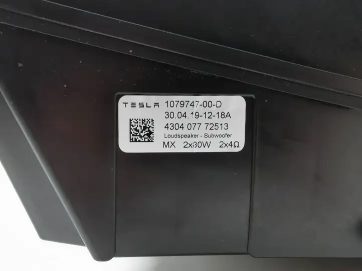 Tesla Model 3 (2017 - 2023) 1079747-00-D Динамик панели приборов — фото 2