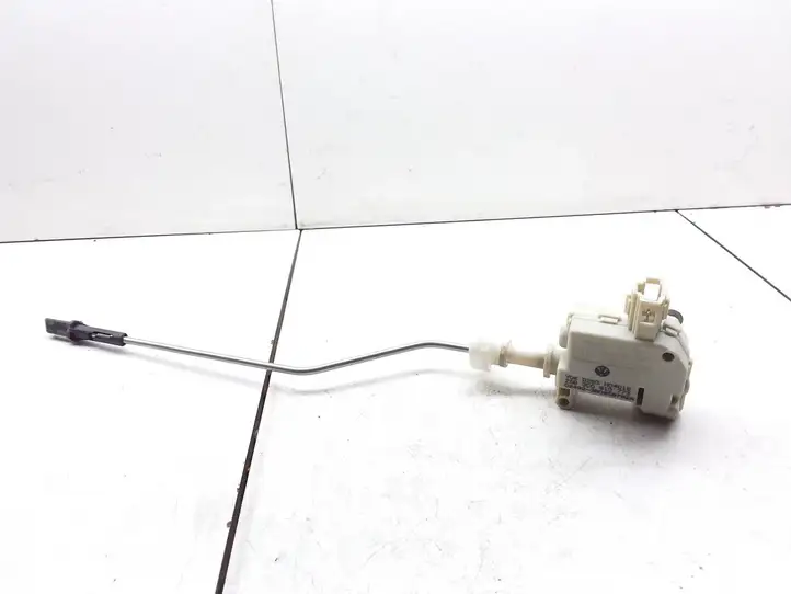 Volkswagen PASSAT B6 (2005 - 2010)  3C0810773 Двигатель центрально замка