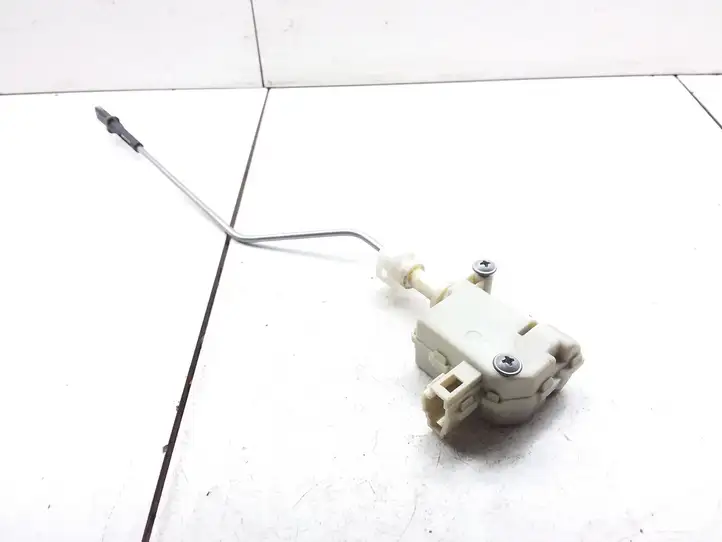 Volkswagen PASSAT B6 (2005 - 2010)  3C0810773 Двигатель центрально замка