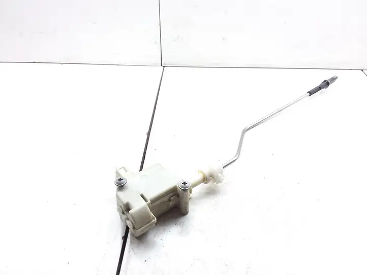 Volkswagen PASSAT B6 (2005 - 2010)  3C0810773 Двигатель центрально замка