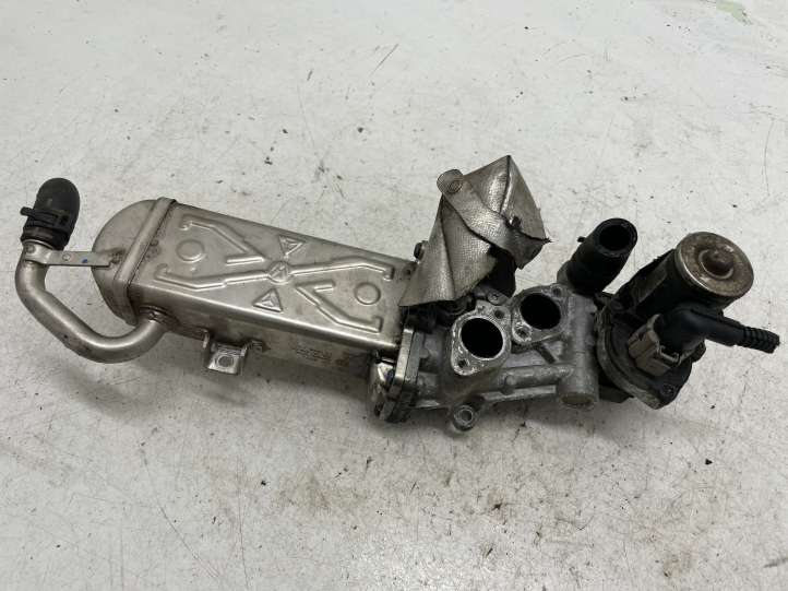 Volkswagen PASSAT B7 (2011 - 2014)  03L131512DQ Охладитель EGR