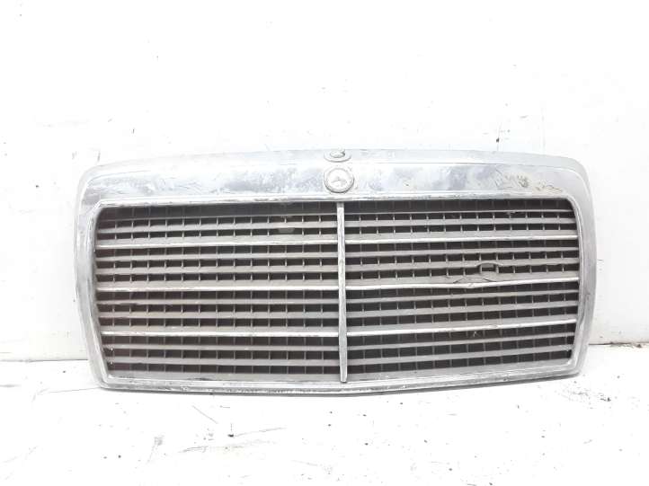 1248880223 Mercedes-Benz E W124 Grotelės priekinės