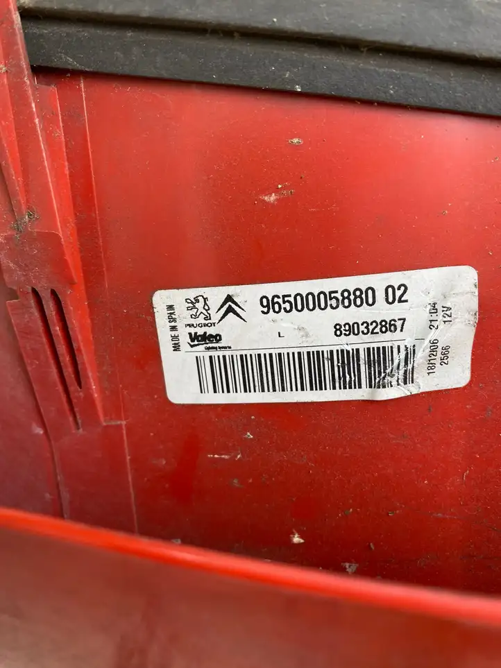 Citroen Xsara Picasso (1999 - 2012) 965000588002 Задний фонарь в кузове — фото 3