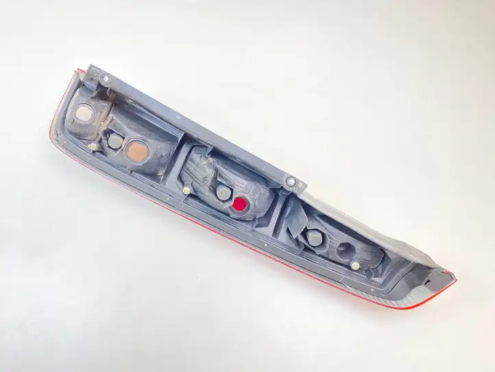 Nissan X-Trail T30 (2001 - 2007) B46L Задний фонарь в кузове — фото 4