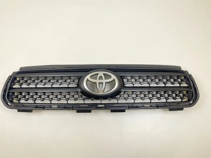 Toyota RAV 4 (XA30) (2006 - 2016) 5310142150 Верхняя решетка радиатора — фото 1