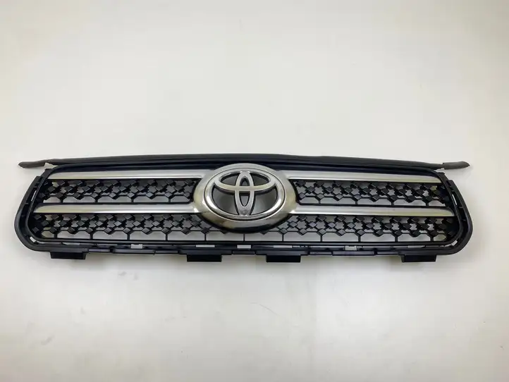 Toyota RAV 4 (XA30) (2006 - 2016) 5310142190 Верхняя решетка радиатора — фото 1